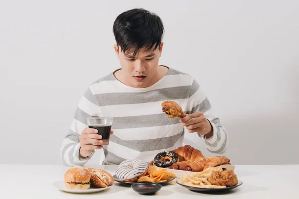 Menschen Essen Fast Food Konzept Hand Hält Frittiertes Hühnchen Kohlensäurehaltiges — Stockfoto