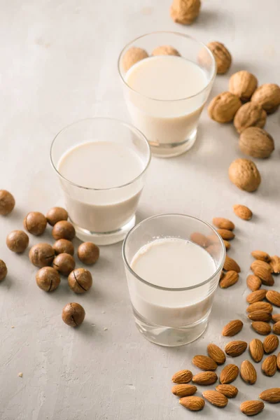 Sklenice Mléka Macadamia Mandle Ořech Pohled Shora — Stock fotografie