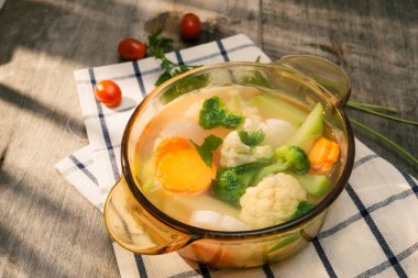 Cam Aranjman peçeteye çeşitli sebze yakın çekim