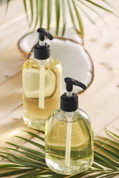 Zelfgemaakte Cosmetica Kokosolie Citroen Zuur Zelfgemaakte Zeep Shampoo Organische Cosmetica — Stockfoto