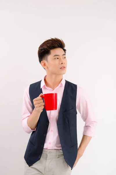 Asiatique Homme Prendre Une Gorgée Café Tasse Rouge — Photo
