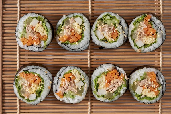 Koreański Roll Gimbap Kimbob Wykonane Białego Ryżu Parze Bap Różnych — Zdjęcie stockowe