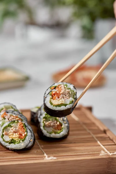 Rollo Coreano Gimbap Kimbob Hecho Arroz Blanco Vapor Bap Varios —  Fotos de Stock