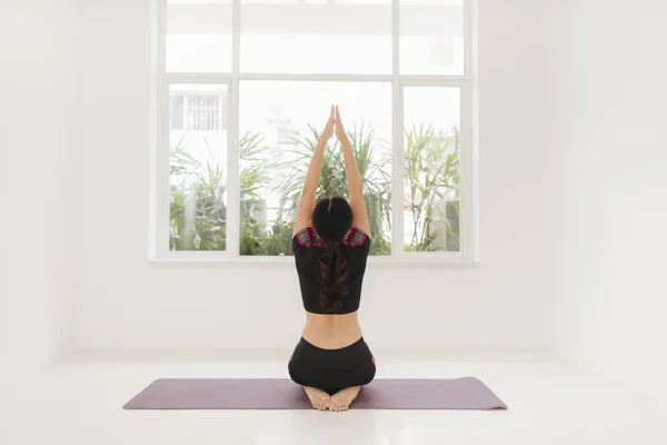 Mujer Con Posturas Loto Yoga — Foto de Stock