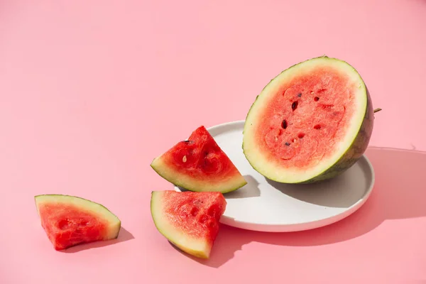 Wassermelone Jiuce Auf Dem Rosa Hintergrund — Stockfoto