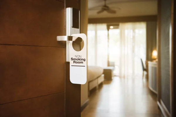 Знак Курение Запрещено Электронном Замке Двери Гостиничного Номера — стоковое фото