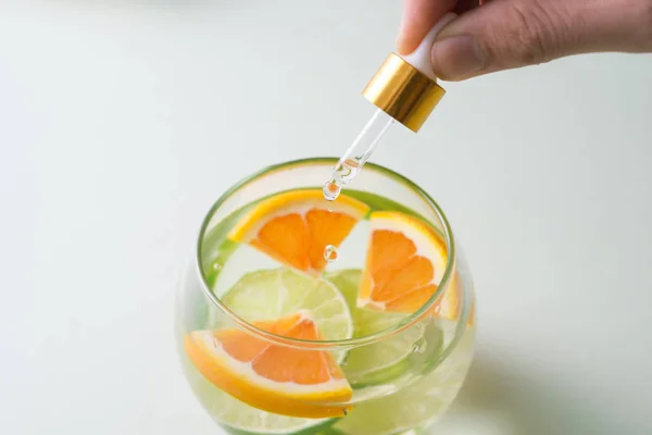 Ätherisches Mit Orange Vitamin Naturheilmittel Tropfen Vitamin Tropfer — Stockfoto