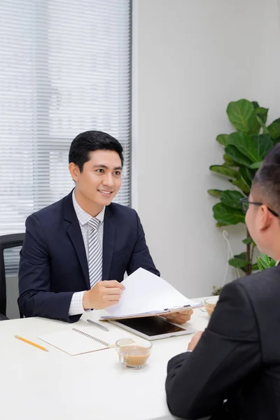 Job Interview Two Business Professionals Greeting New Colleague — Stock Photo, Image
