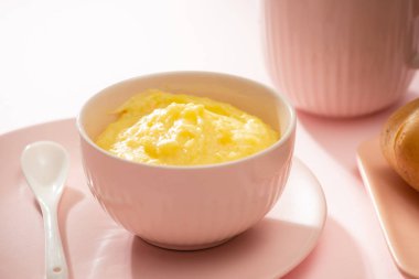 Ev yapımı sebze bebek maması. Bebek için patates püresi