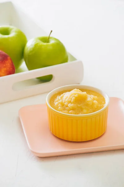 Conceito Comida Natural Para Bebés Tigela Purê Bebê Maçã — Fotografia de Stock