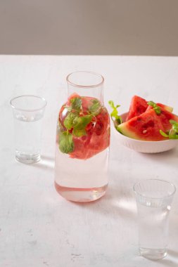 Arka planda Soğuk Karpuz Smoothie