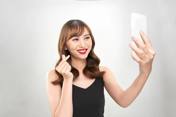 Vrouw Die Selfie Met Koreaanse Stijl Hart — Stockfoto