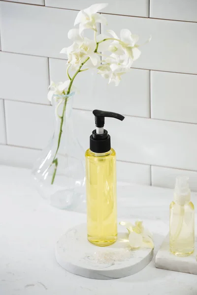 Spa Set Met Witte Orchidee Olie Zout — Stockfoto