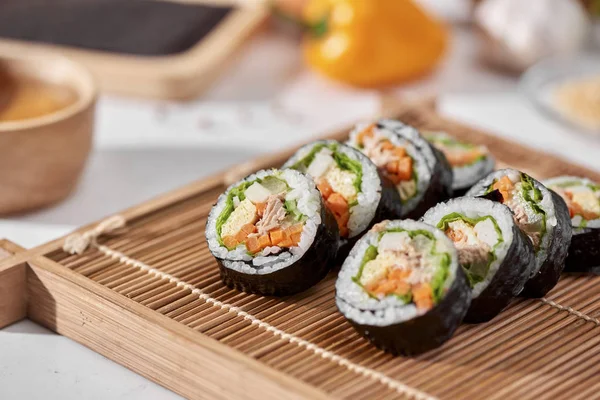 Rollo Coreano Gimbap Kimbob Hecho Arroz Blanco Vapor Bap Varios —  Fotos de Stock