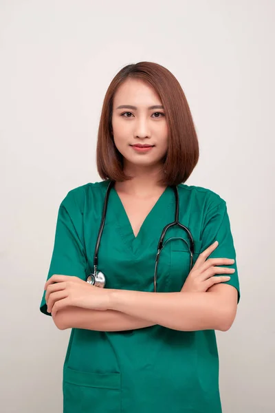 Retrato Una Atractiva Enfermera Joven Con Estetoscopio — Foto de Stock