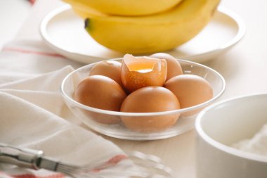 malzemeler ve bir pasta, un, yağ, şeker, yumurta yapmak için Araçlar