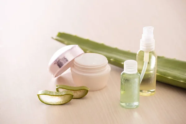 Burk Grädde Med Aloe Vera Och Duschgel Eller Infusion Med — Stockfoto