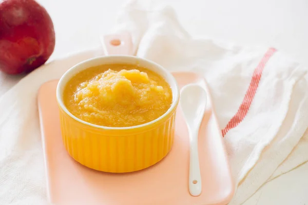 Domácí Zdravé Dětské Jídlo Miska Jablečného Dítěte — Stock fotografie
