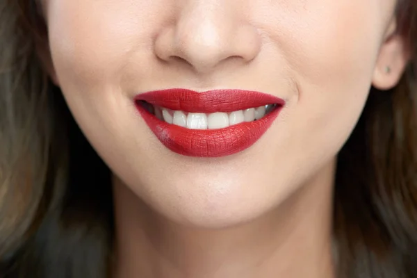 Kvinnliga Läppar Närbild Vackert Leende Ung Fräsch Kvinna — Stockfoto