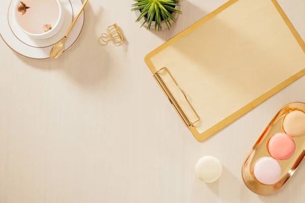 Modern Gold Stylized Home Office Desk Folder Macaroons Coffee Mug — 스톡 사진