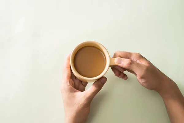 Manos Sosteniendo Una Taza Café — Foto de Stock