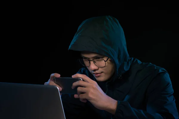 Hacker Using Smartphone Very Dark Nocturnal Environment — Stock Photo, Image