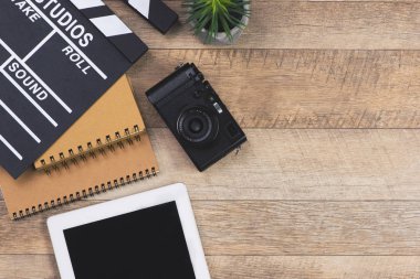 Film Yönetmen Resepsiyon ile film clapper tahta. Üstten Görünüm.