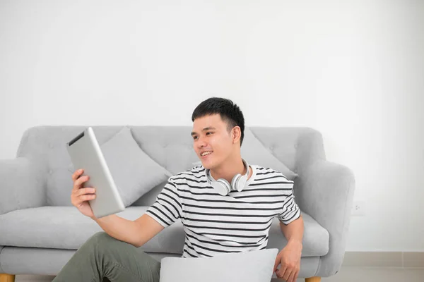 Exciting Job Full Length Joyful Enthusiastic Manager Working Laptop Tablet — Stock Photo, Image