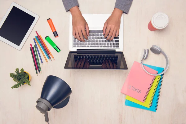 Top View Businessman Typing His Laptop Office Table — Stock Photo, Image