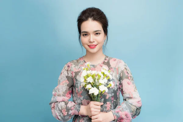 Elegant Young Woman Focused Portrait Blue Background — Stock Photo, Image