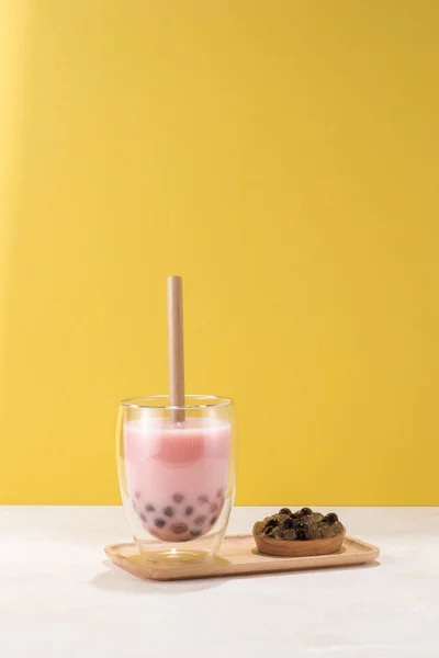 Chá Boba Sabor Morango Chá Bolha Com Prato Bola Tapioca — Fotografia de Stock