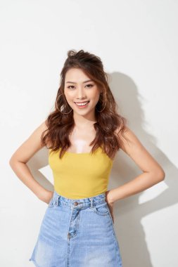 beyaz arka plan izole güzel kadın yüz, yaz için kavram