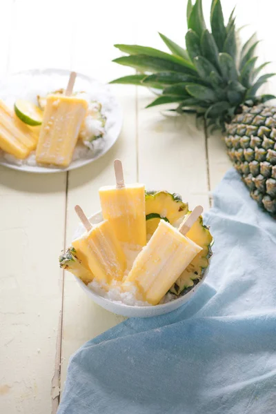 Helados Caseros Paletas Piña Decoradas Vista Superior Pulpa Fruta Congelada — Foto de Stock