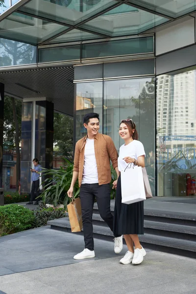 Mutlu Çift Alışveriş Merkezi Konsepti 