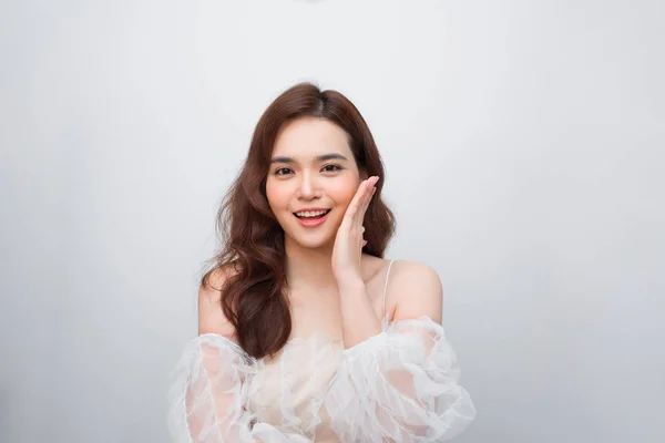 Hermosa Cara Mujer Asiática Piel Perfecta Mantener Detalles Poros — Foto de Stock
