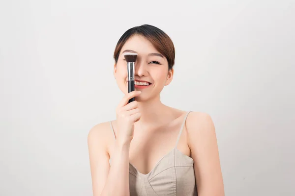 Beauty Brunette Girl Having Fun Kidding Make Face Powder — Stok Foto