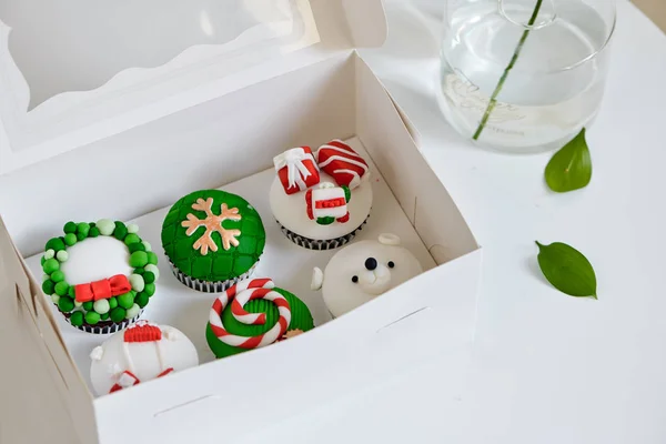 Natal Festivo Sazonal Mini Sobremesa Cupcakes Elementos Tradicionais Símbolos Decorativos — Fotografia de Stock