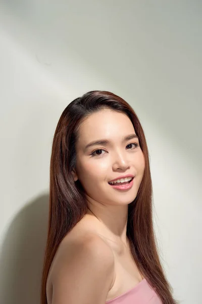 Szépség Ázsiai Lány Hosszú Fényes Haja Gyönyörű Modell Hosszú Frizura — Stock Fotó