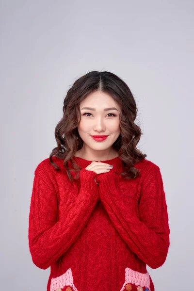 Porträtt Skönhet Vinter Asiatisk Tjej Röd Stickad Ull Klänning Julhelgen — Stockfoto