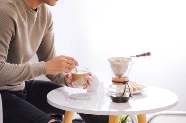 Yeni gün bir bardak kahve ile başlar