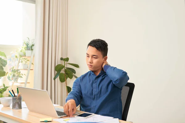 Entreprise Personnes Concept Travail Homme Affaires Fatigué Dans Son Bureau — Photo