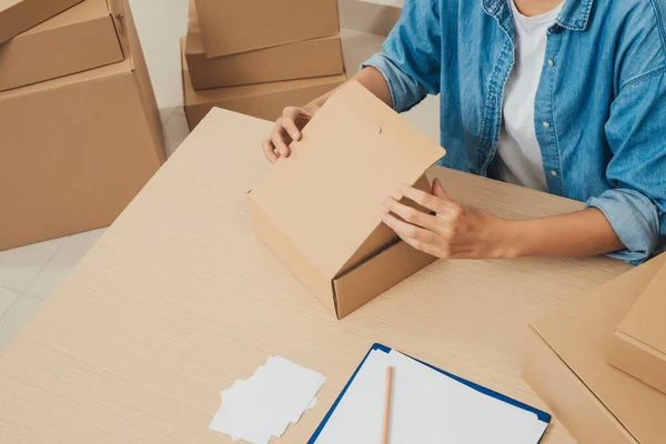 Young Startup Entrepreneur Small Business Owner Working Home Packaging Delivery — Stock Photo, Image