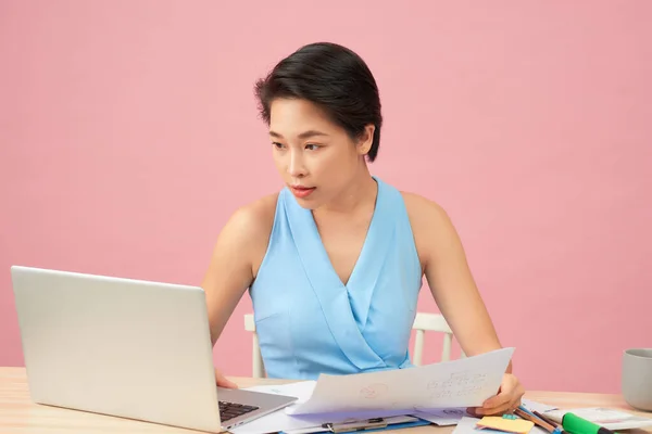 Mujer Negocios Trabajando Oficina — Foto de Stock