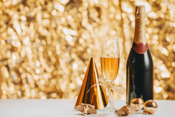 Новым Годом Шампанское Серпантин — стоковое фото