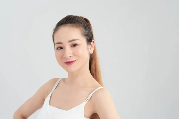 Casual Asiático Joven Hermosa Mujer Aislado Blanco Fondo —  Fotos de Stock