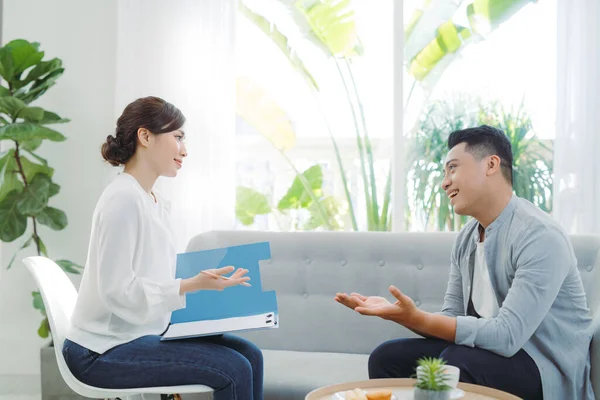 Psychologin Mit Klientin Büro — Stockfoto