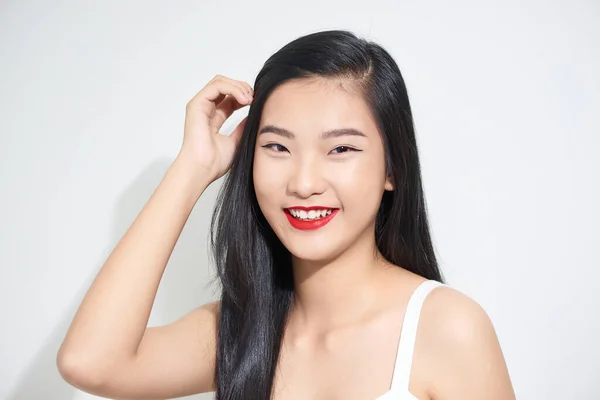 拥有漂亮脸蛋和完美肌肤的亚洲女人 — 图库照片