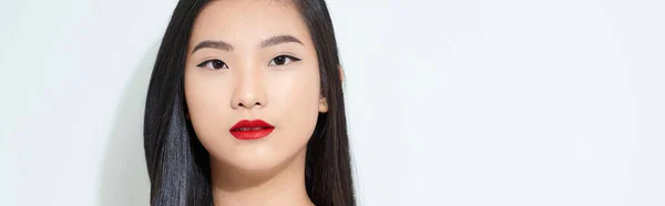 Feliz Joven Asiática Mujer Cerca Disparo Aislado Blanco Fondo —  Fotos de Stock