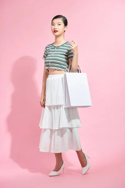 Mujer Buen Aspecto Sonriente Bolsas Compras Felices — Foto de Stock