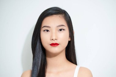 Temiz ciltli güzel Asyalı kadın..